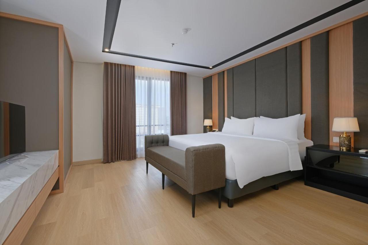 Quest Prime Pemuda - Semarang Hotel Exterior photo